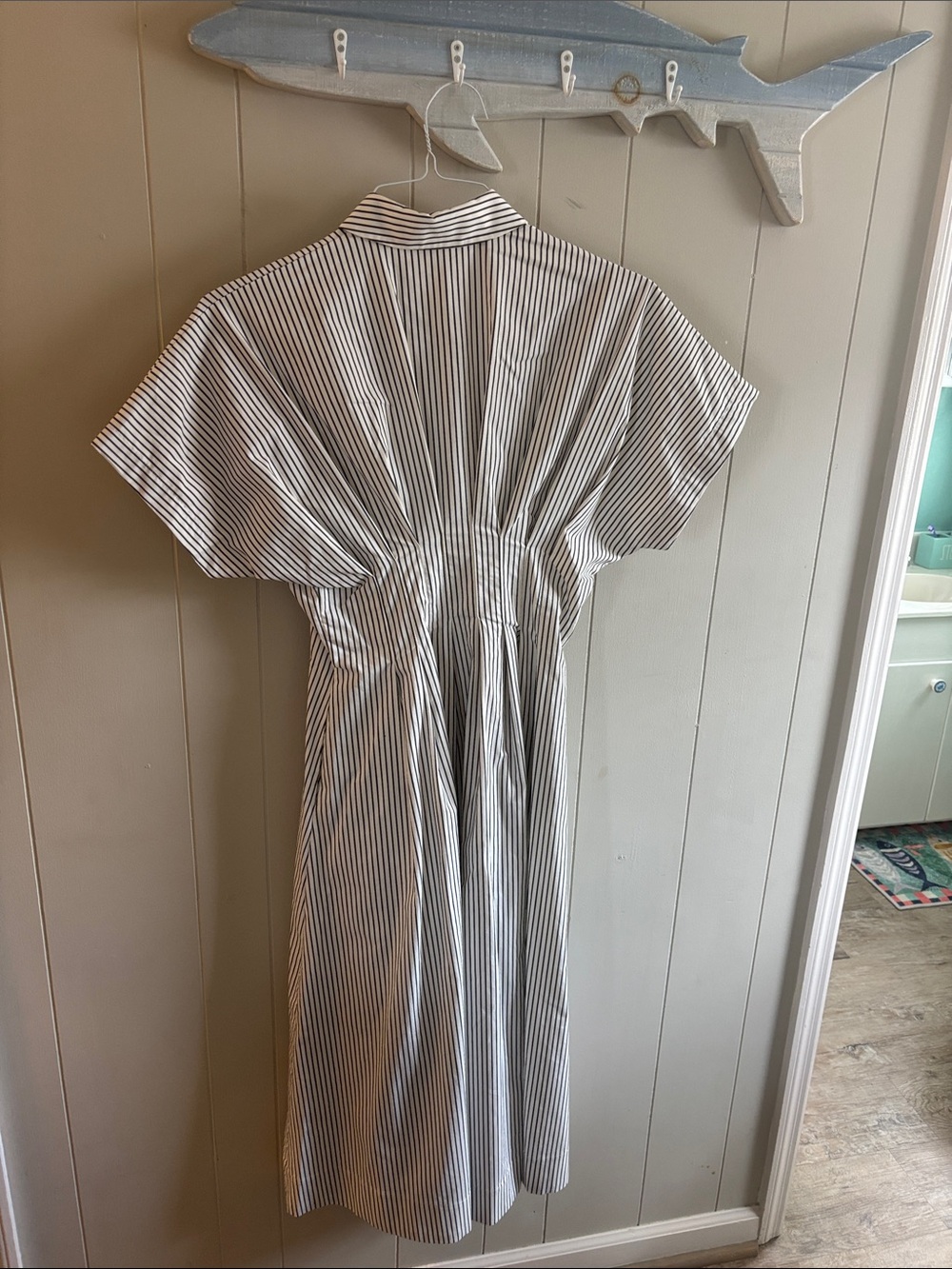 Exquise Striped Button-Front Midi Dress in White and Black - Picture 3 of 3
